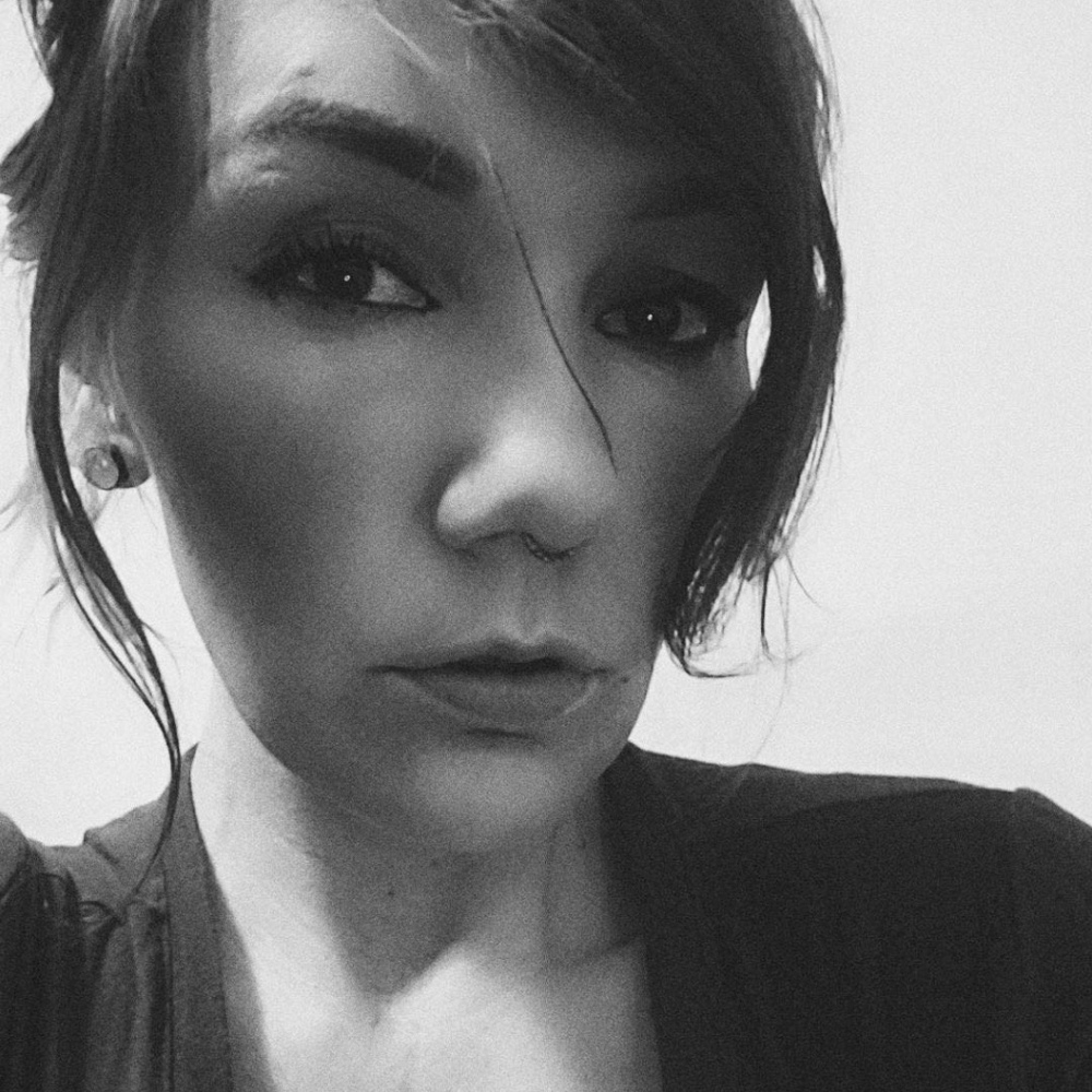 Meet your Posher, Cassandra